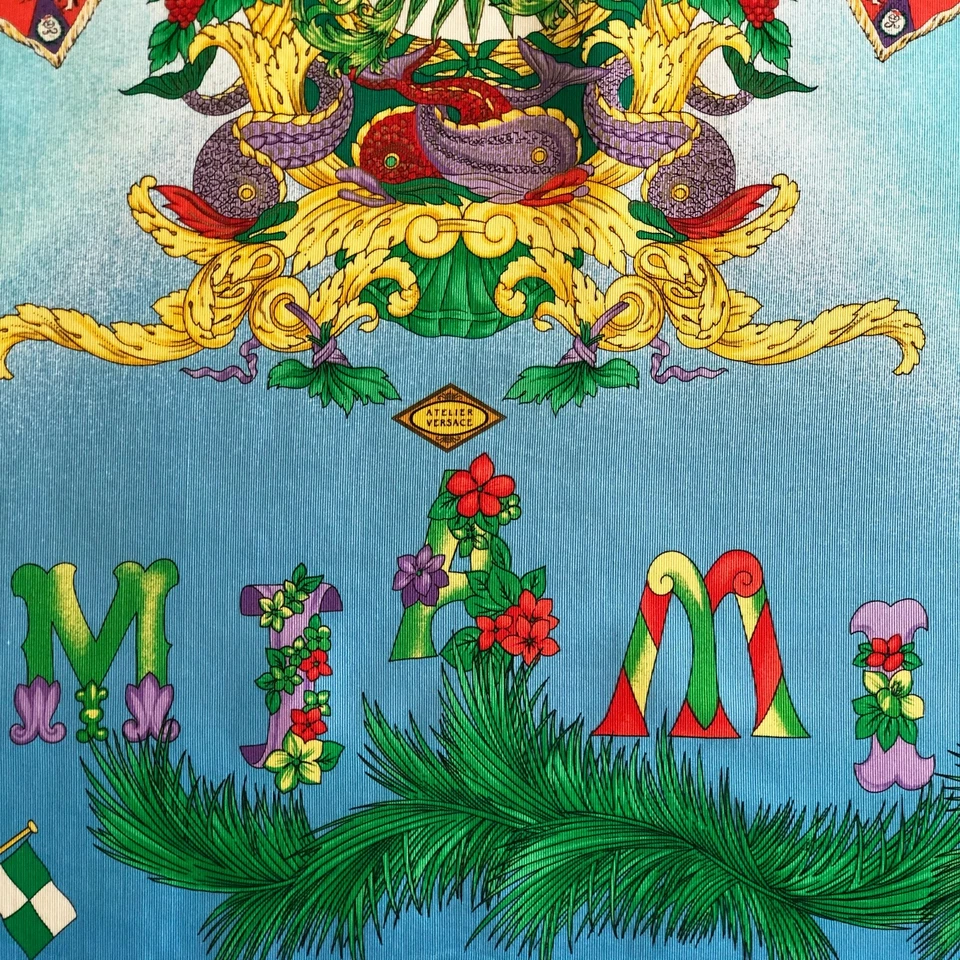 GIANNI VERSACE Panel Tela Seda Estampado Verano Salvaje de S/S 1993 Serie Miami Foto 2 de 4