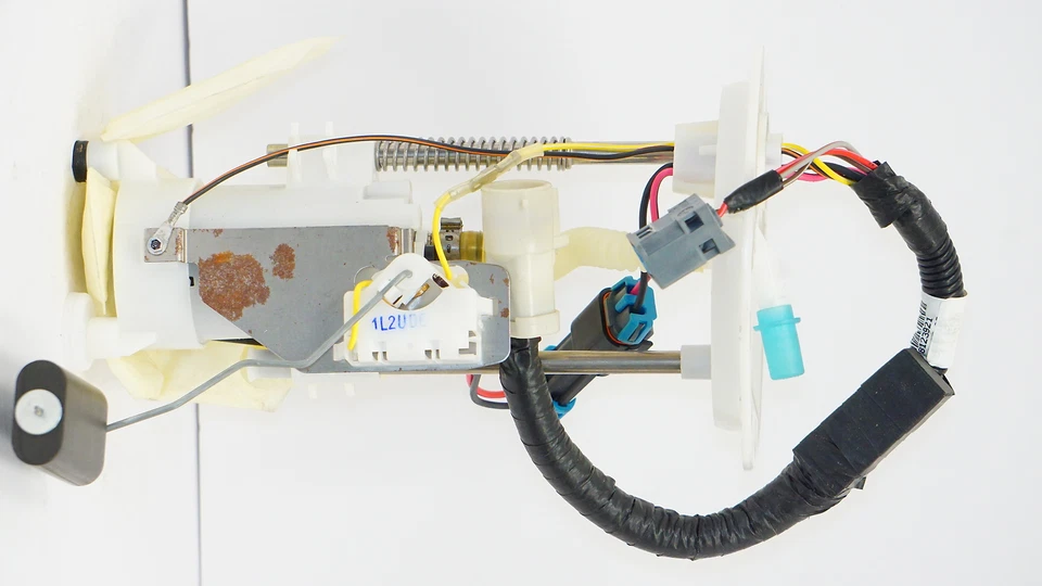 Módulo de bomba de combustible Bosch F00E1941733 para Ford Mercury Explorer Mountaineer 2004 Foto 3 de 4