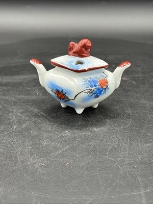 Occupied Japan foo dog 4 Footed porcelain Incense buner