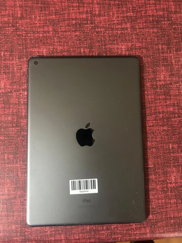 Apple iPad (7th generation) · 128GB · Cellular, foto 1 di 2