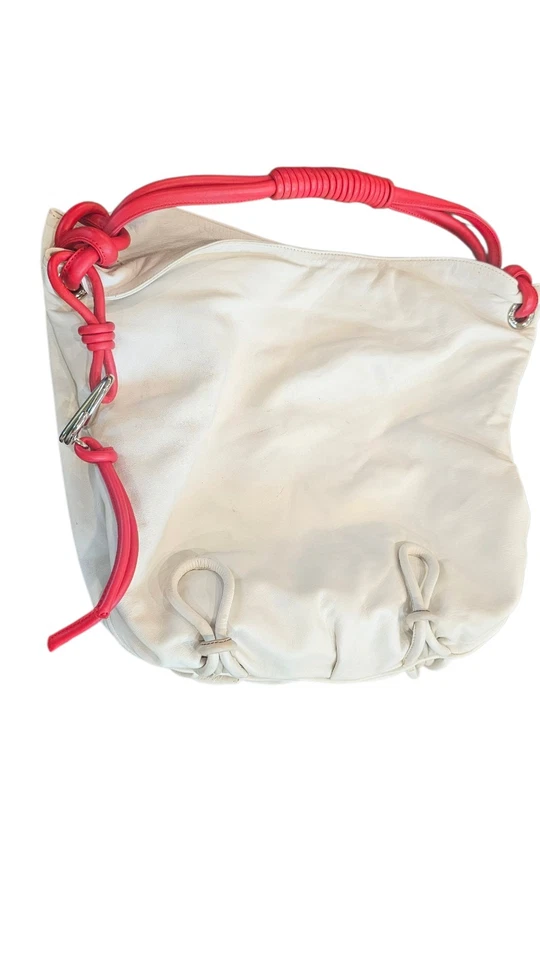 Bolso de hombro holgado LOEWE blanco con asa roja Foto 3 de 4