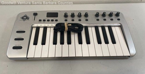 M-Audio O2 USB MIDI Keyboard Controller 25-Keys - Read | eBay
