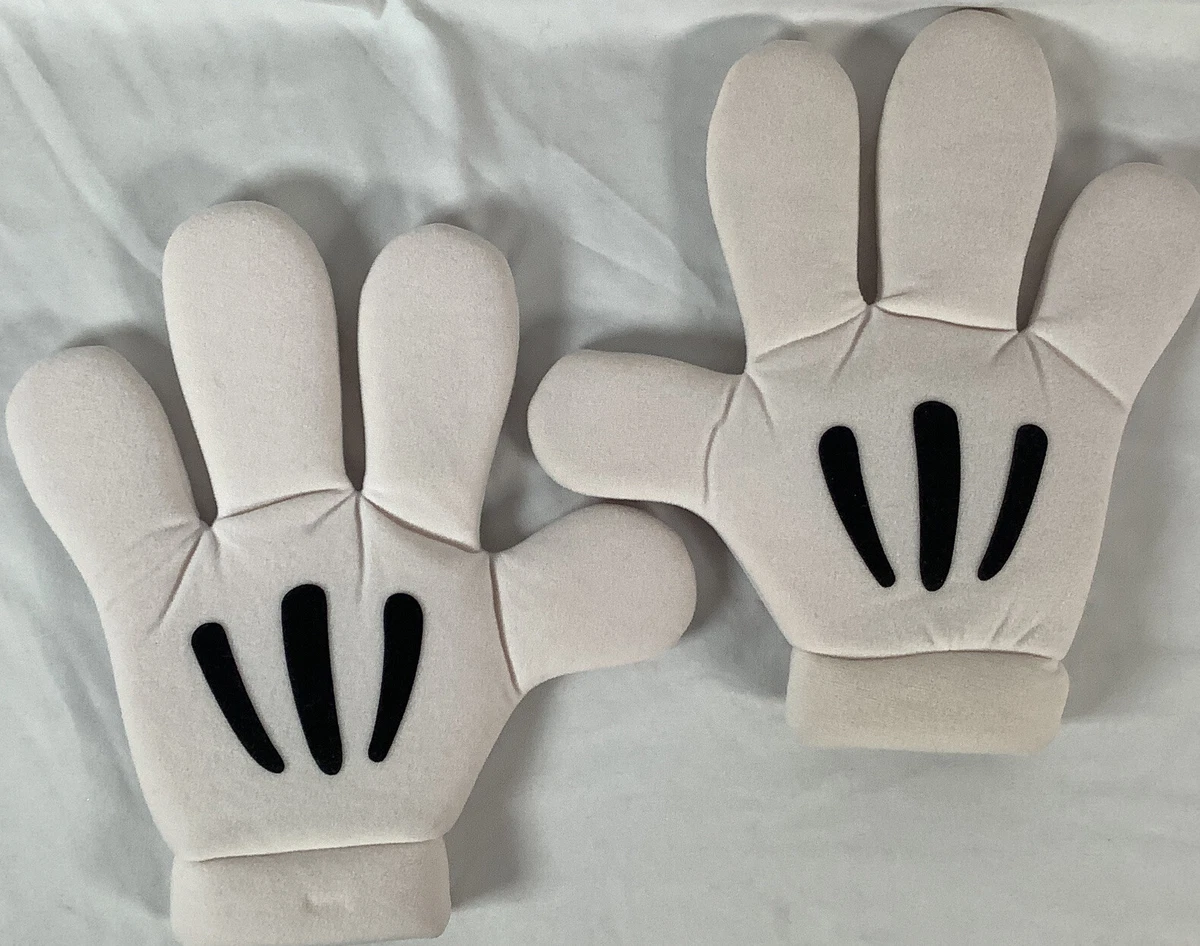 PHOTOS: These Oven Mitts at Disney World Are Holiday Baking Essentials!