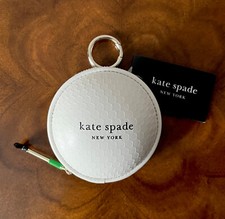 Cartera monedero Kate Spade TEE TIME pelota de golf cuero texturizado con llavero bolso encanto