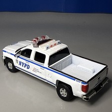 Greenlight 1:64 Chevrolet Silverado New York City Police NYPD W/Custom Riser Lts