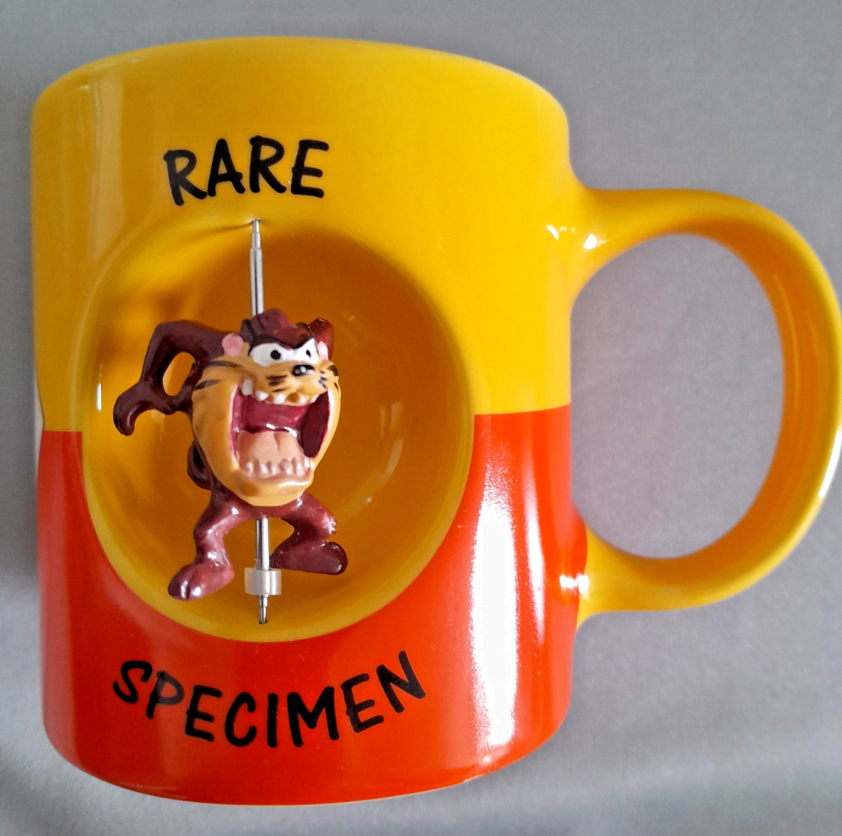 Mug TAZ Looney Tunes original 3D rotatif Warner Bros, le cadeau rare idéal en état neuf