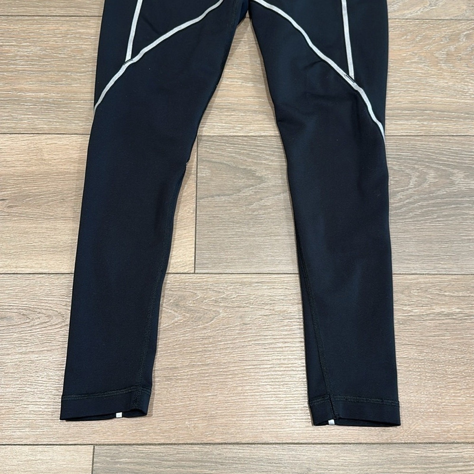 ATHLETA Black Reflective Stride Active Workout Gy… - image 5
