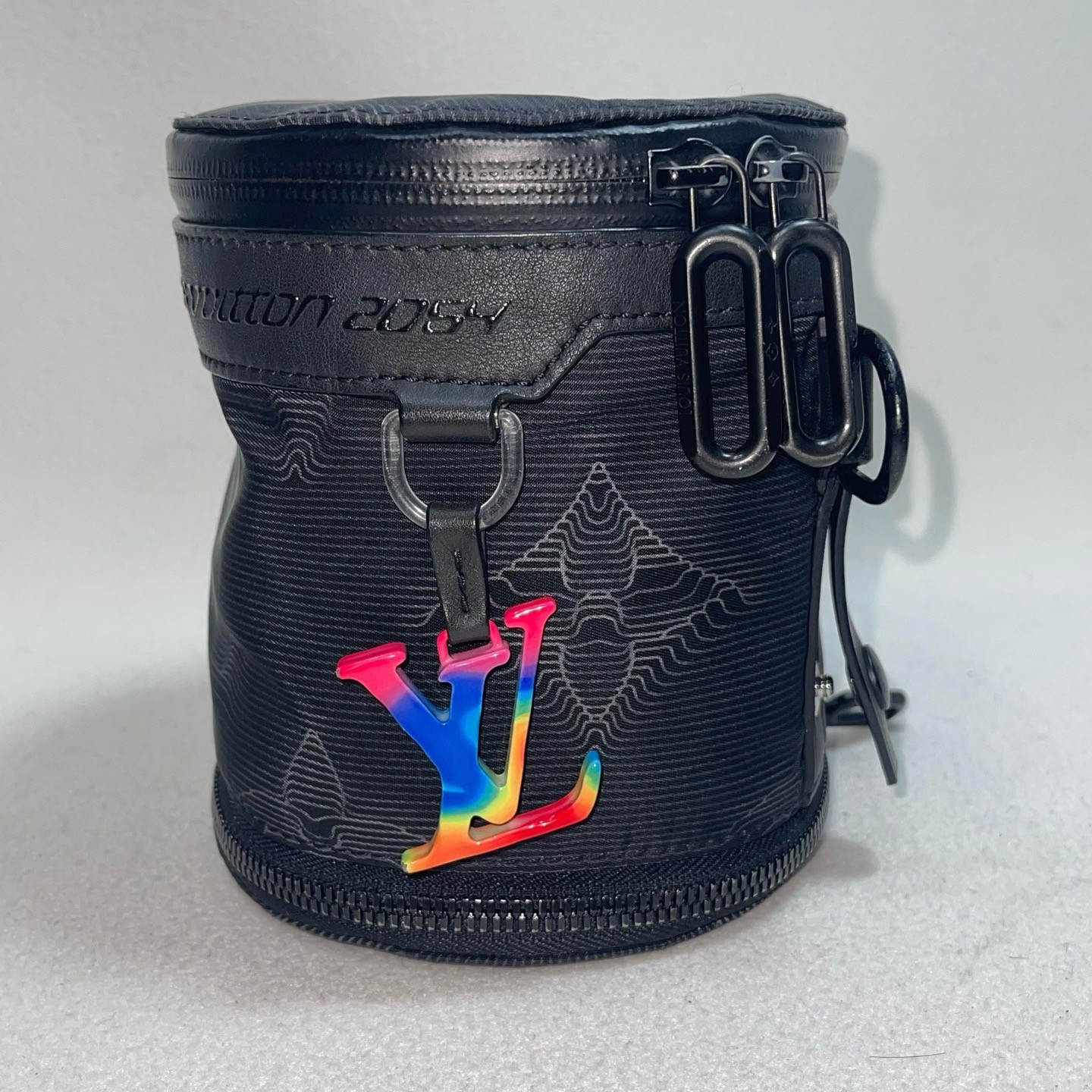 Louis Vuitton 2054 Expandable Black Canvas Bucket Crossbody Bag image 2