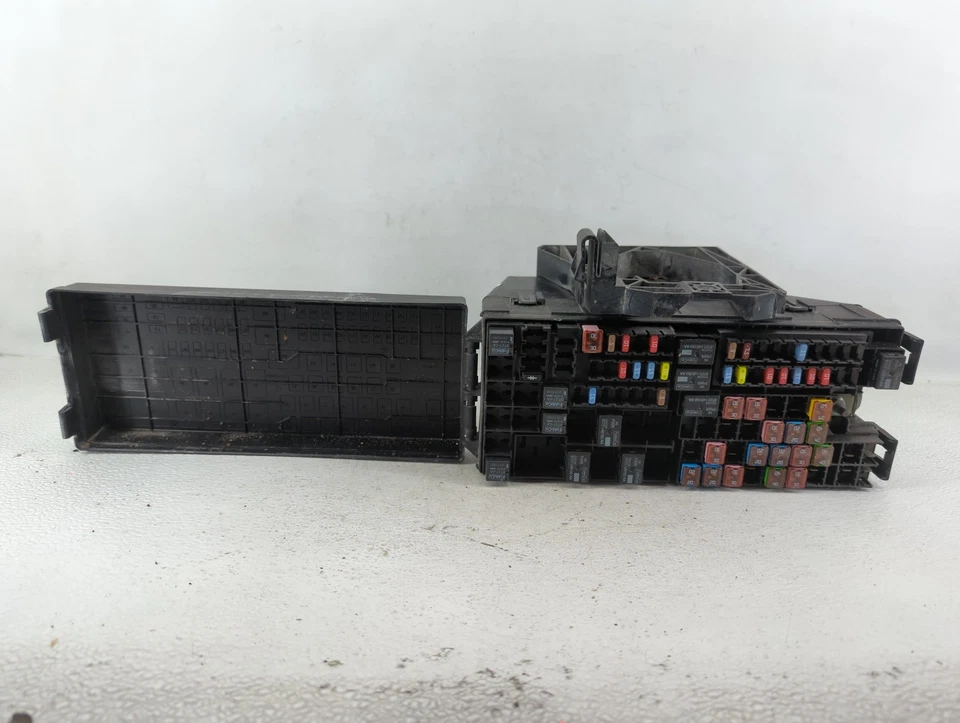 Ford Edge 2011-2011 caja de fusibles caja de fusibles módulo de relé ULUYQ Foto 2 de 4