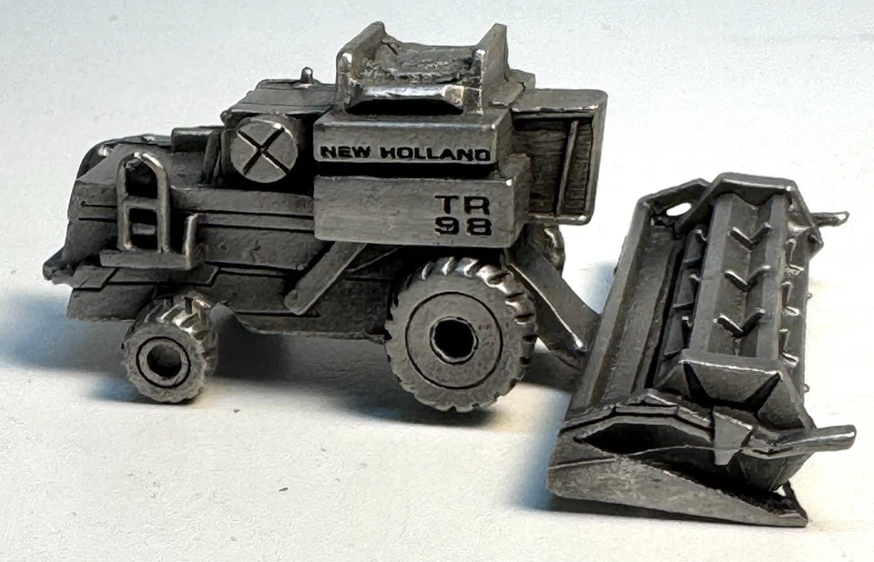 Винтажное оловянное комбинированное сельскохозяйственное оборудование 1997 Mini TR 98 - Изображение 2 из 4