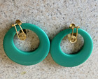 VINTAGE KELLY GREEN & GOLD TONE 2" HOOP PIERCED EARRINGS — photo 2