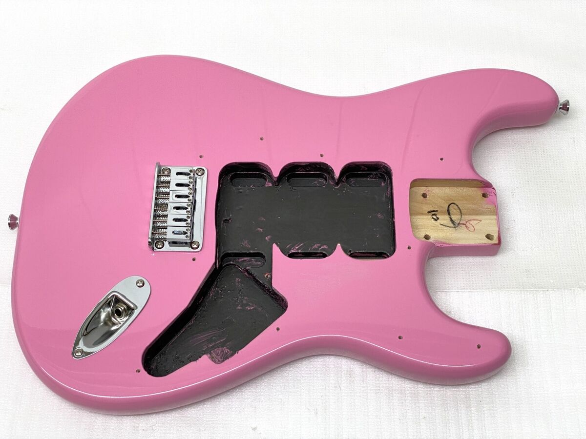 Genuine! Fender Squier HARDTAIL STRAT BODY Flash Pink Genuine! Fender Squier HARDTAIL STRAT BODY Flash Pink