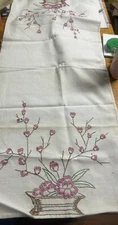 VINTAGE HAND EMBROIDERED 16X36 INCH DRESSER OR TABLE RUNNER Beautiful Work Pics