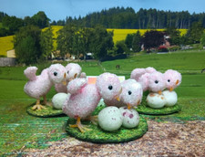 12 Stück-Osterküken,2st mit Eiern auf Pappe...