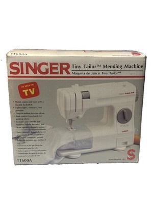 Vintage Singer Tiny Tailor Mending Sewing Machine TT600 White