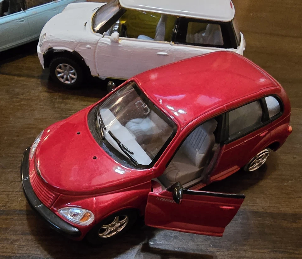 3 Kinsmart 1/28, 1/38 Audi 6 P.T. Лот литых игрушечных моделей автомобилей Cruiser, Mini Cooper - Изображение 2 из 4