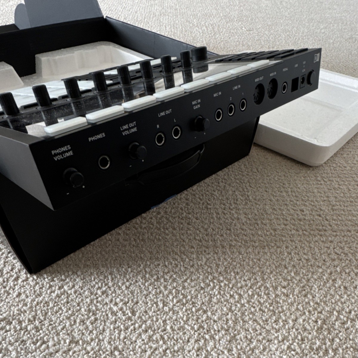 Native Instruments MASCHINE MK3 Sampler & Sequencer 16 Pad Built