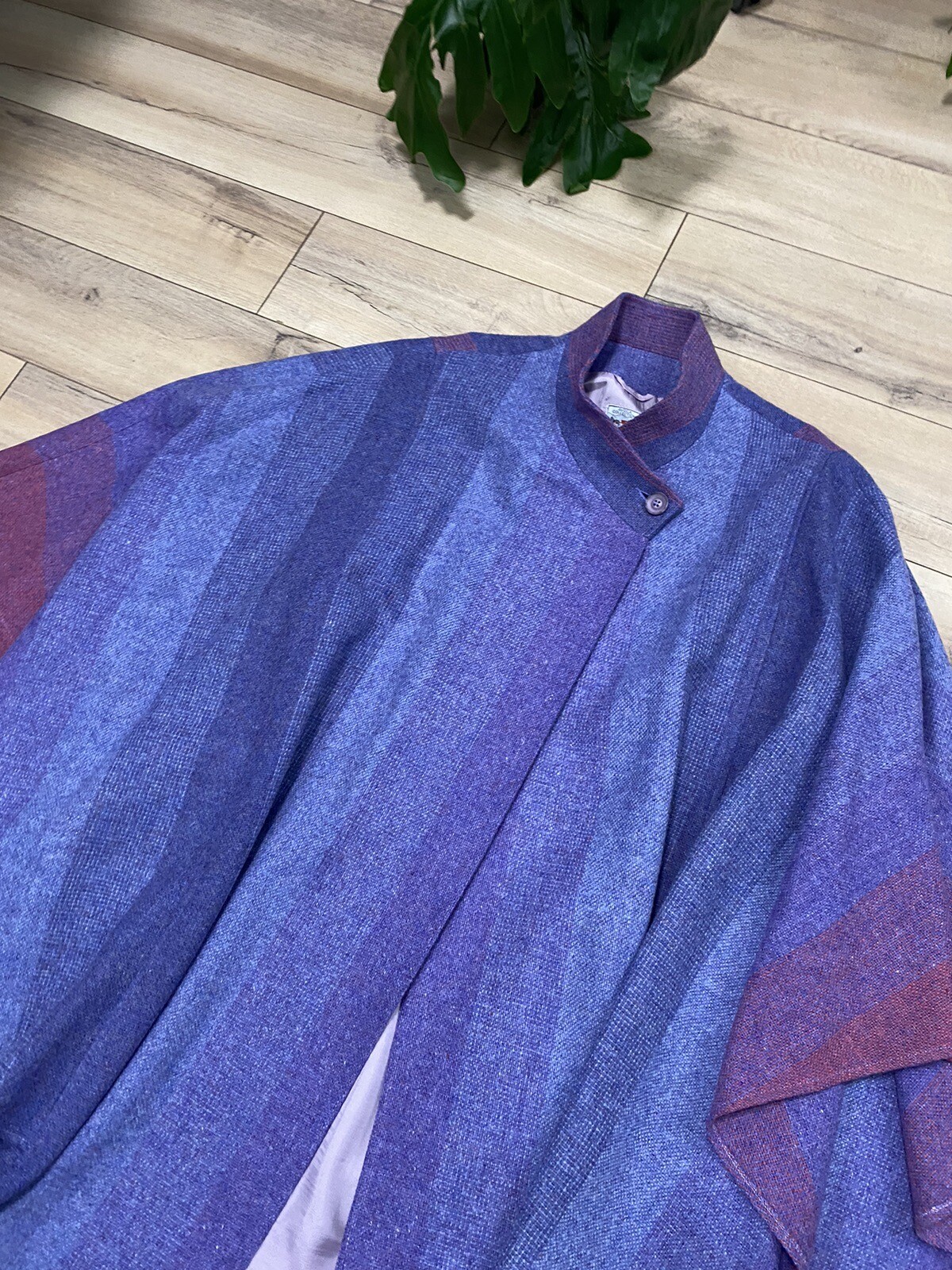 Pristine Vintage Avoca Collection Wool Cape Coat Ireland Lsrge Blue