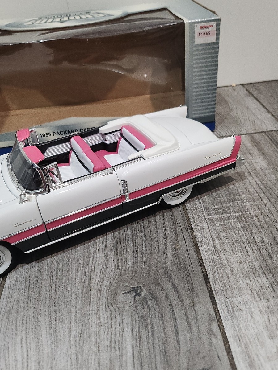Road Signature 1955 Packard Caribbean 1:18 Die-cast Model Car