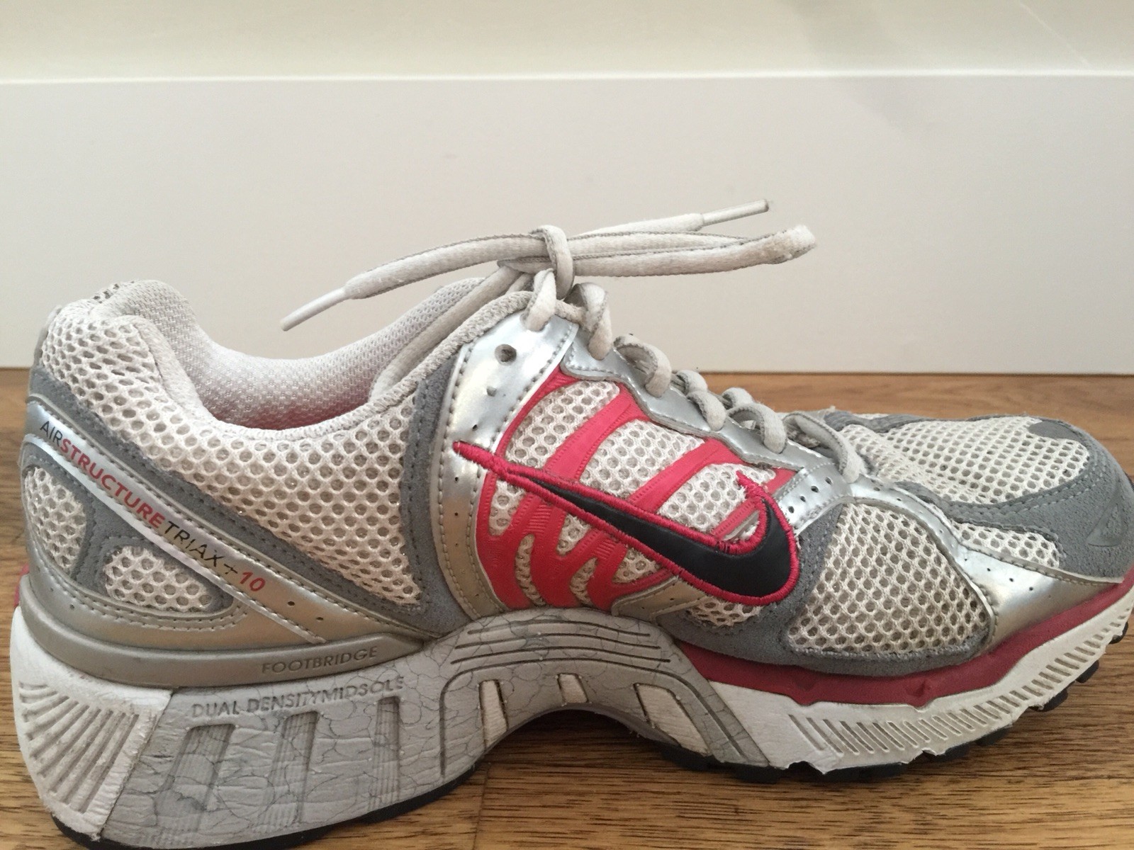 nike womens structure triax