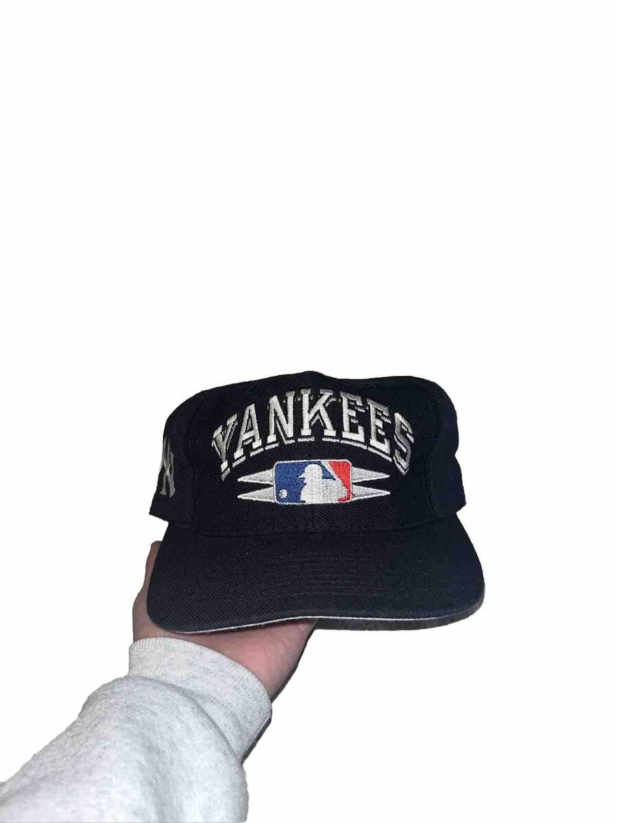 Vintage RARE 90's NEW YORK YANKEES MLB Spike/Diamond Cut Vintage RARE 90's NEW YORK YANKEES MLB Spike/Diamond Cut