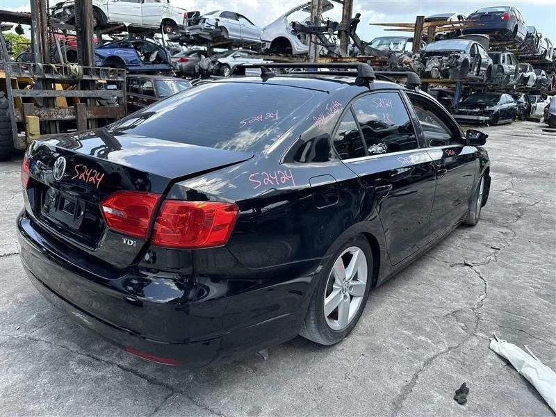 Actuador cerradura puerta conductor delantero izquierdo 2013 14 15 16 Volkswagen Jetta Foto 4 de 4