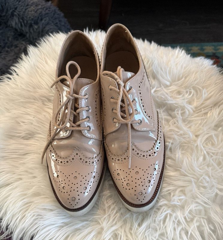 Women’s Beige Patent Leather Wingtip Oxford Brogue Wedge Lace-Up 9