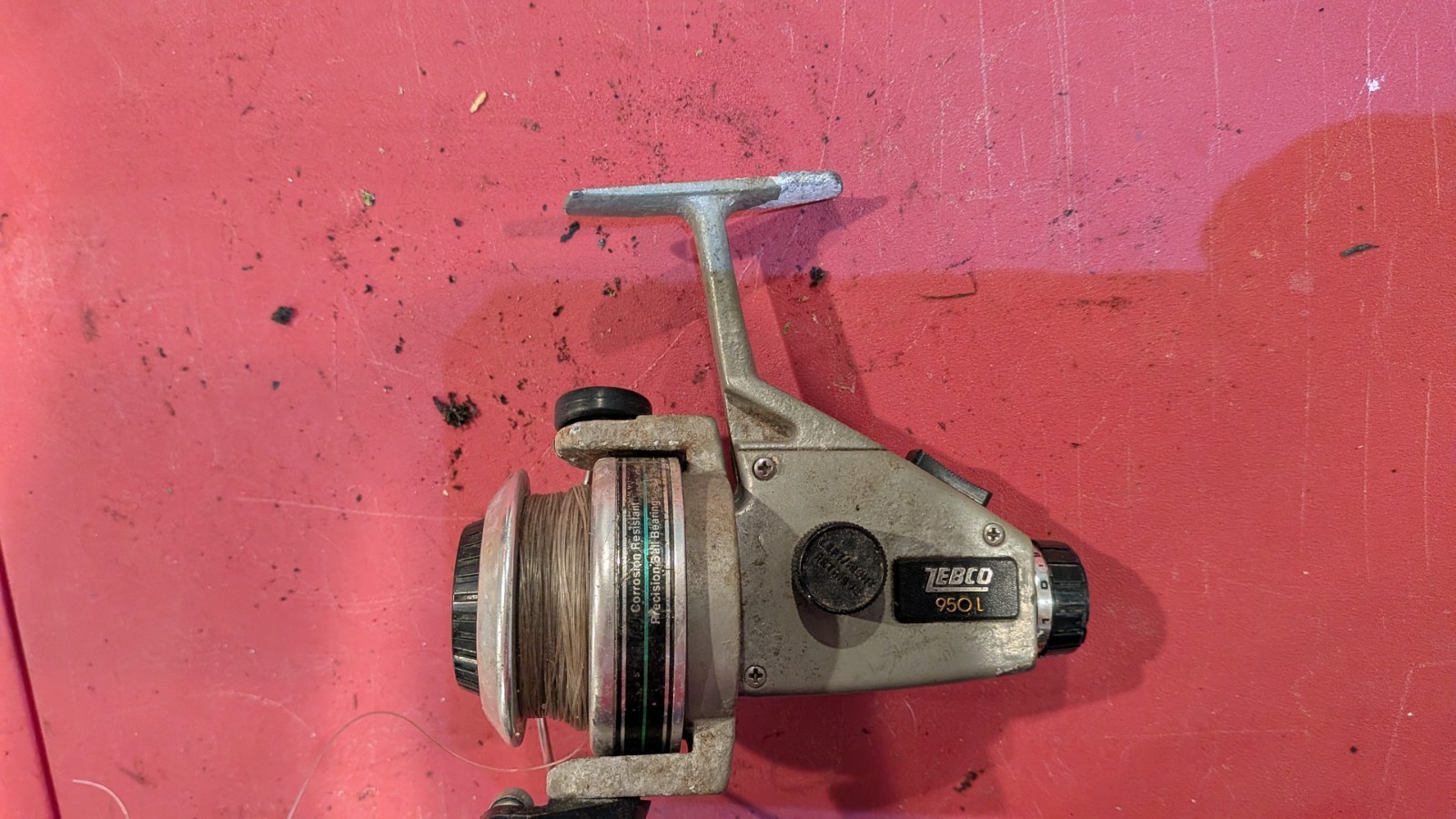 Vintage Zebco Omega 950-L Skirted Spinning Fishing Reel USED