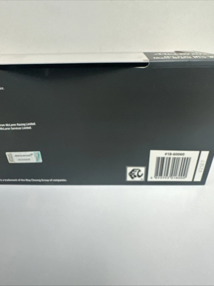 Oscar Piastri Bburago 1:24 2024 Fórmula 1 McLaren Miami Grand Prix Diecast Foto 4 de 4