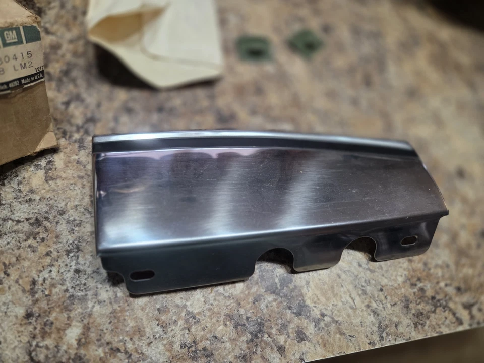 1968 Oldsmobile Delmont 88 Front Fender Molding Trim LH NOS 230415 - Image 4 of 4