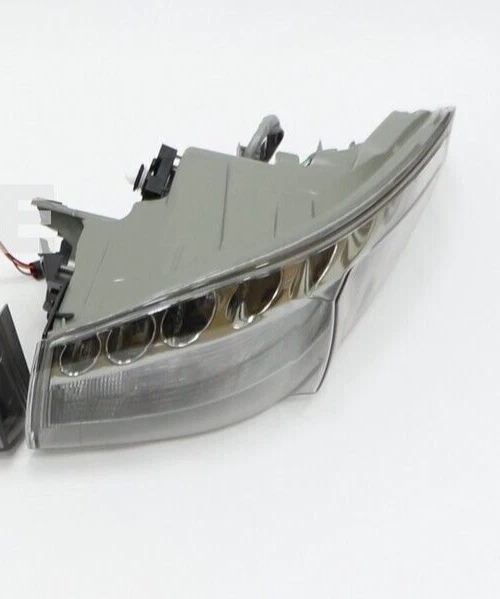 Lámpara combinada de luz trasera derecha Infiniti FX35 FX50 QX70 OEM transparente oscuro Foto 2 de 4