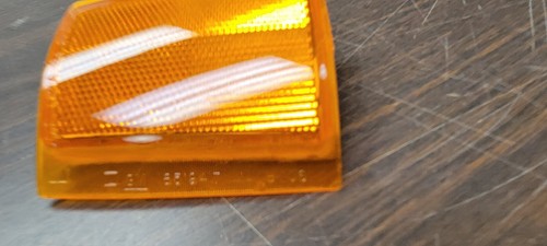 New OEM GM 16519417 Left Upper Front Marker Lamp Lens 94-99 Trucks 5977463 - Picture 2 of 4