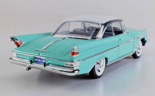 1961 DeSoto Adventurer (Road Signature) Turquoise 1:18 Die Cast-w/ Display Base