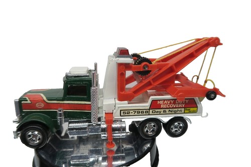 PETERBILT 379 TRUCK WHITE & RED WITH USA FLAG 1/43 BY ICONIC