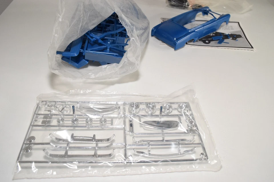 A42 1:25 MATCHBOX AMT PK-4111 '51 CHEVY CHEVROLET BELAIR CONVERTIBILE IN BUON... - Immagine 4 di 4