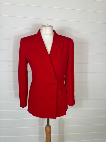 Moschino, VINTAGE MOSCHINO GÜNSTIGE UND SCHICKE TAILLIERTE ROTE KREPPJACKE