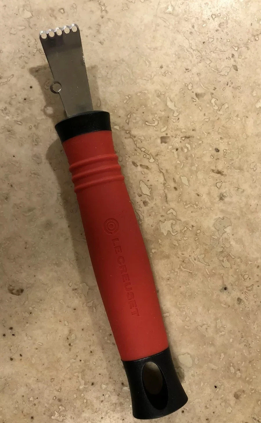 Citrus Zester LE CREUSET Revolution Red & Black Kitchen Tool Fruit Zest Garnish
Opens in a new windo