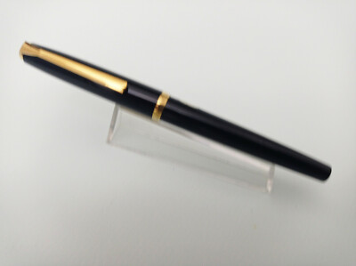 PELIKAN ROLLED GOLD FOUNTAIN PEN 18K F NIB & PELIKAN 30 IN CASE