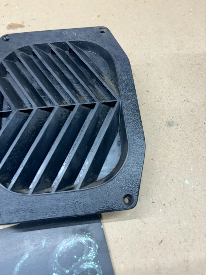 Dodge Truck D150 W150 1978 82 89 90 1993 Ramcharger panel de retroceso negro ventilación buena Foto 2 de 4