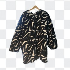 Brand New Nike Loose Fit Swoosh High Pile Jacket Womens Size XL FV8025-010 Coat