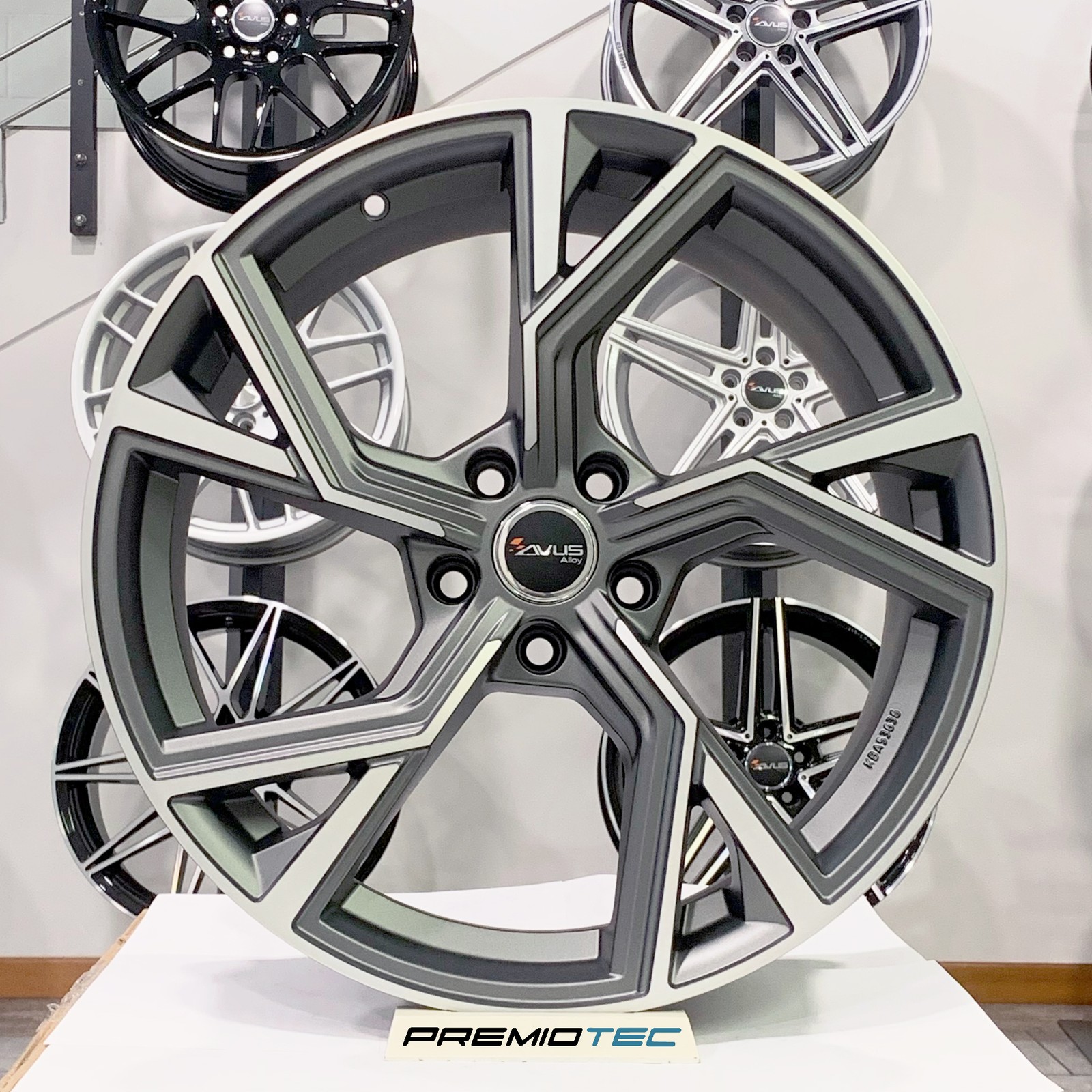 Set cerchi in lega AF20 8,5x19 5x112 ET 40 MATT ANTHRACITE POL per MERCEDES AVUS
