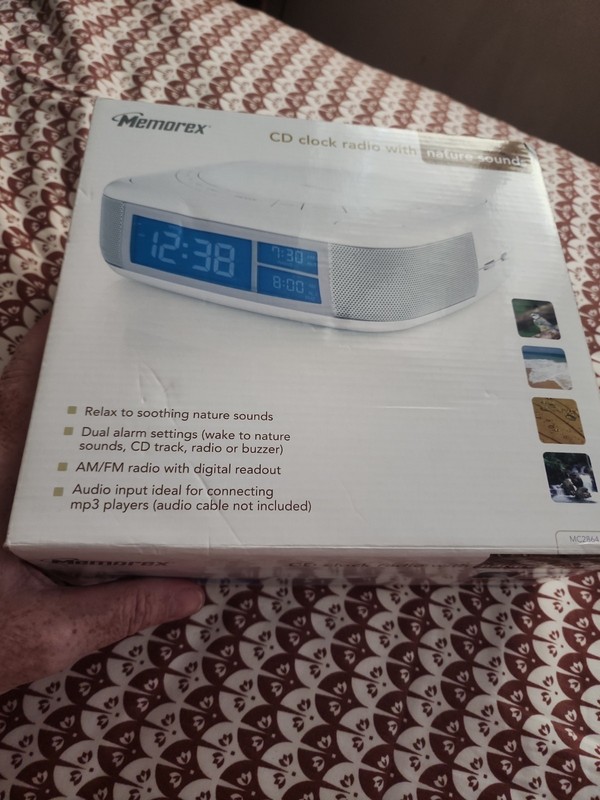 Memorex MC2864 CD Clock Radio With Nature Sounds Radio NEW Open BOX
