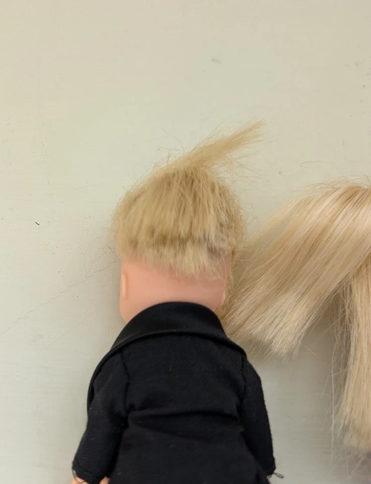 Lote de 6 bonecas Kelly e 1 smoking Tommy Boy - Imagem 3 de 4