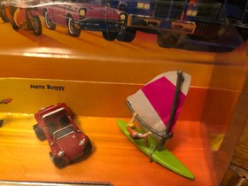 MICRO MACHINES - #37 BEACH PARTY - RARE - 1997 - GALOOB