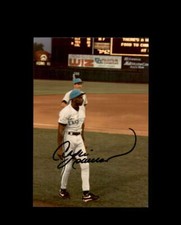 Andre Dawson Cards, Rookie Card and Autographed Memorabilia Guide 32