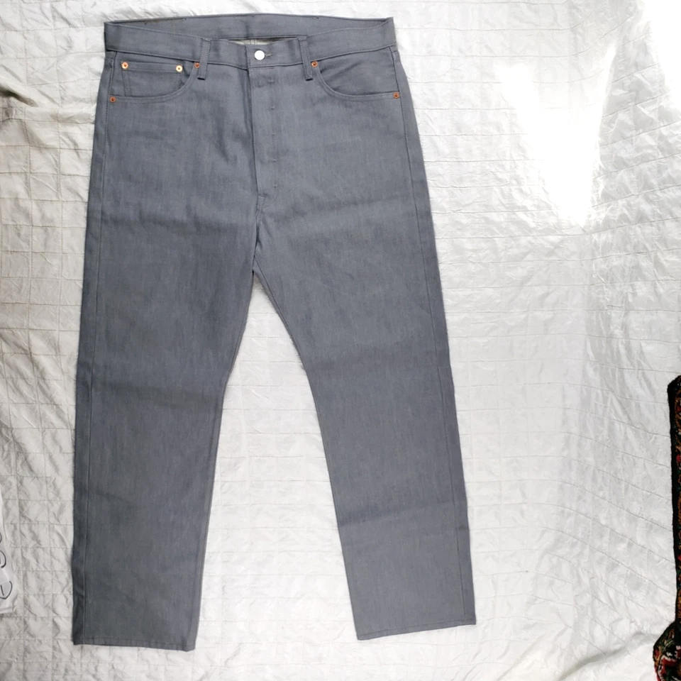 Nuevo sin etiquetas Jean Levis 501 para Hombres 38x32 Botón Mosca Gris Plateado 00501-1403 Foto 2 de 4
