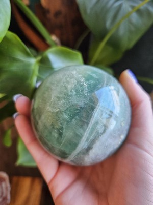 Wunderschöne grüne Fluorit Kugel poliert Statement Kristall Madagaskar - 3'' Zoll