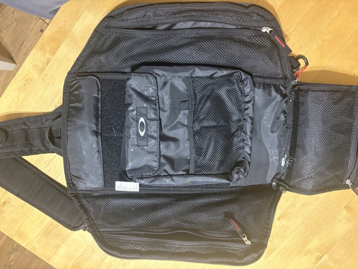 Oakley Extractor Sling Pack Backpack Black, Universal Fit, Y2K 