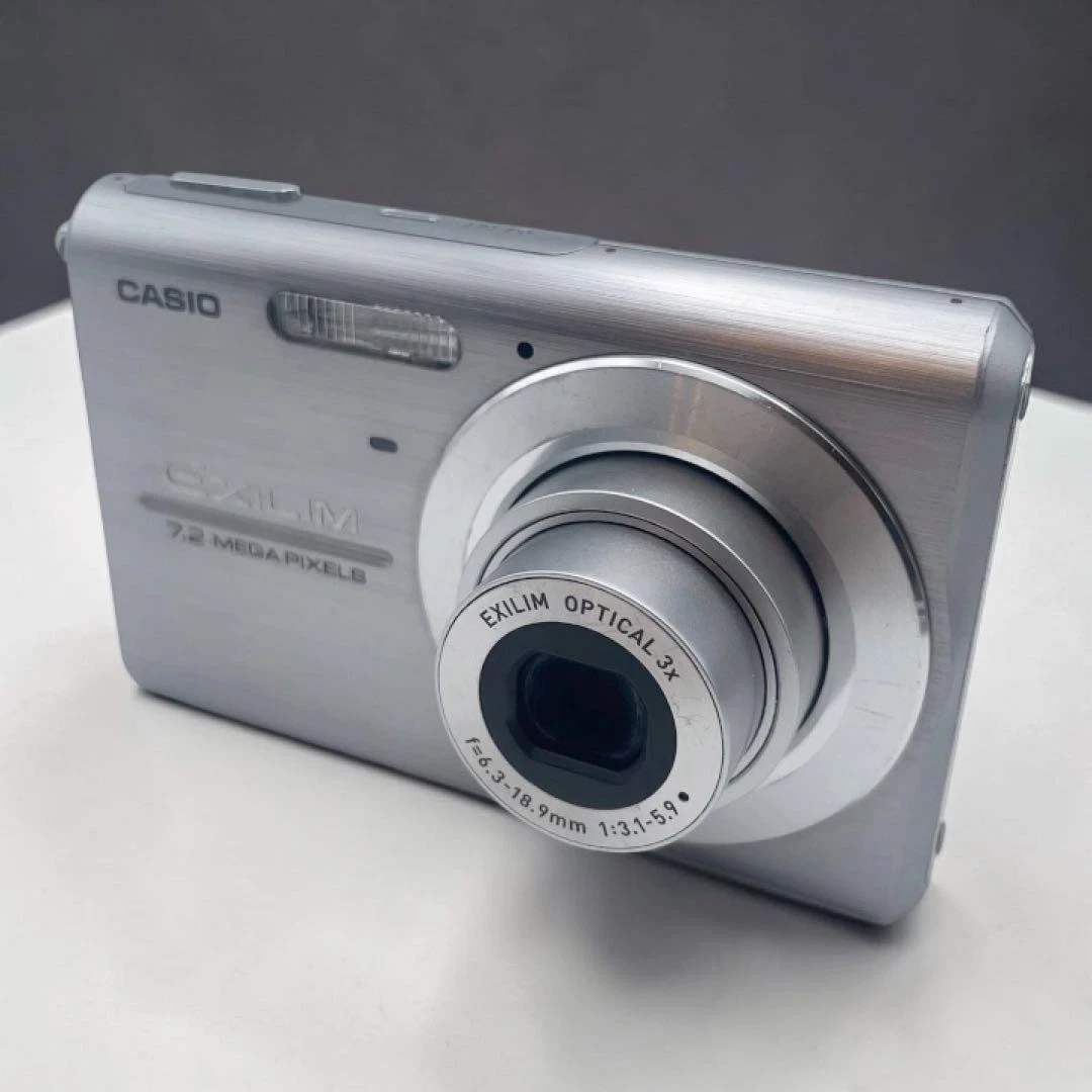 Rare CASIO EXILIM EX Z75 Retro Compact Digital Camera