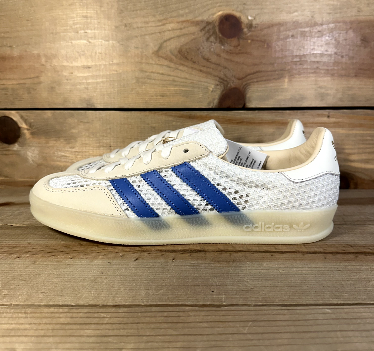 adidas Gazelle Indoor - Off White / Focus Blue / Warm Vanilla 12